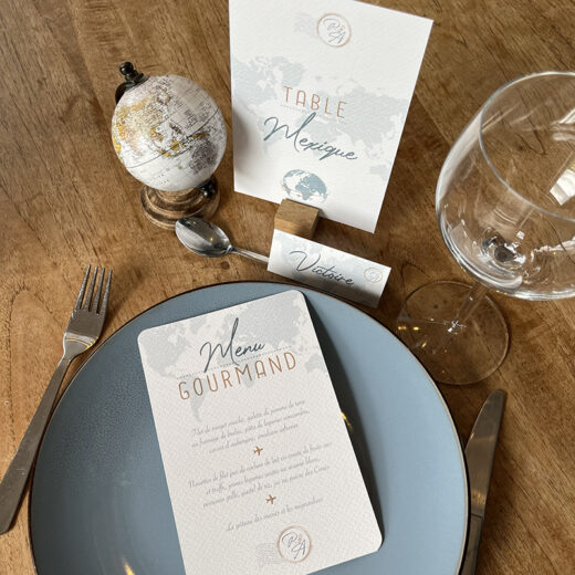 Menu, nominette et nom de table de la collection Bermudes, mariage thème voyage